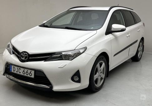 Toyota Auris Touring Sports, 2014