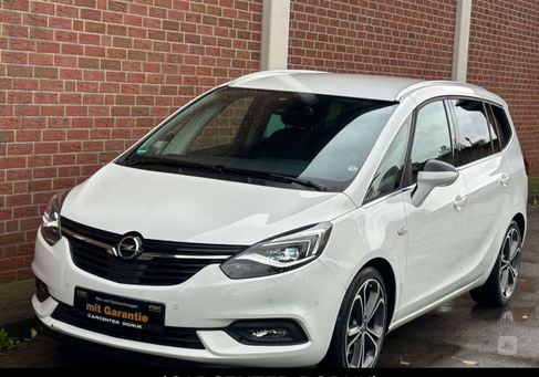 Opel Zafira, 2018