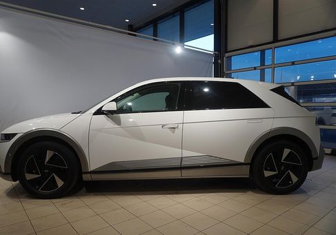 Hyundai IONIQ, 2026