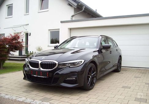 BMW 330, 2021