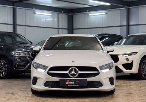 Mercedes-Benz A 160, 2021