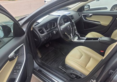 Volvo V60 Cross Country, 2018
