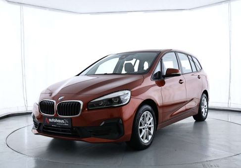BMW 216, 2022 3