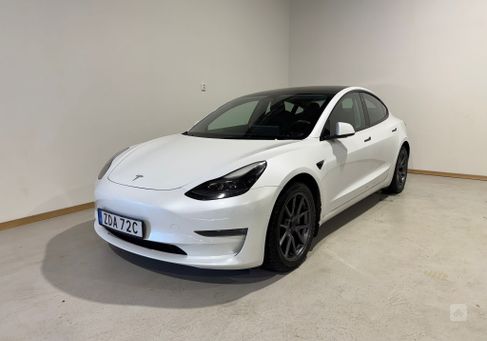 Tesla Model 3, 2022