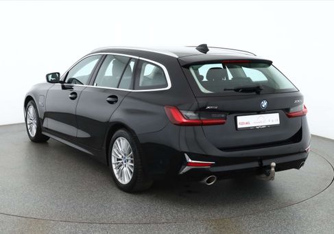BMW 330, 2021