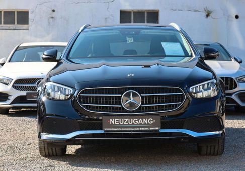 Mercedes-Benz E 300, 2022 3