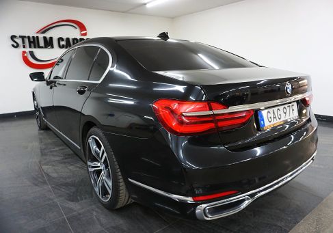 BMW 750, 2017