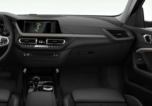 BMW 118, 2024