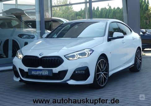 BMW 218, 2022