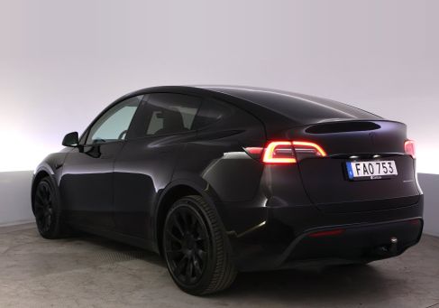 Tesla Model Y, 2023 3