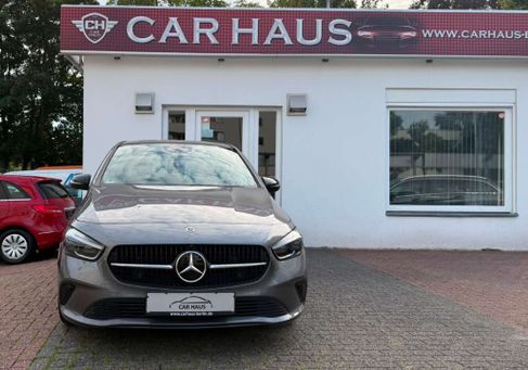 Mercedes-Benz B 180, 2023