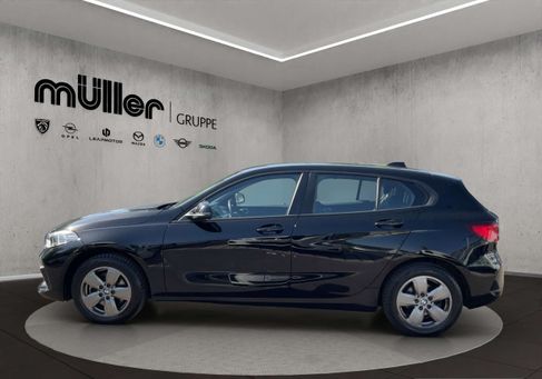 BMW 118, 2022