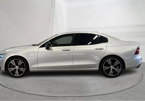 Volvo S60, 2022