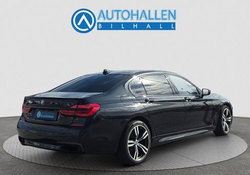 BMW 730, 2017