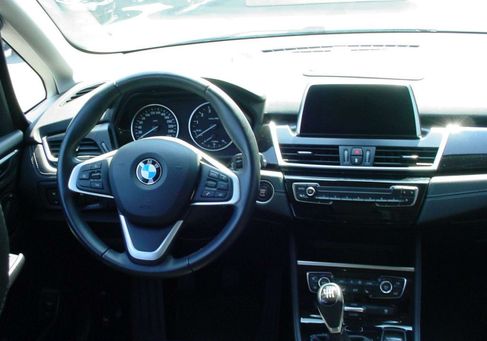 BMW 216, 2018