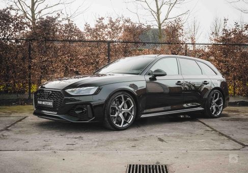 Audi RS4, 2024
