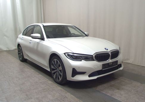 BMW 318, 2022