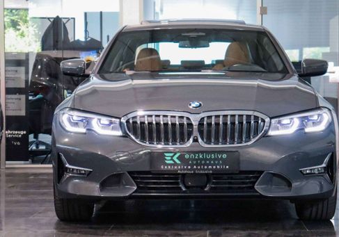 BMW 330, 2020