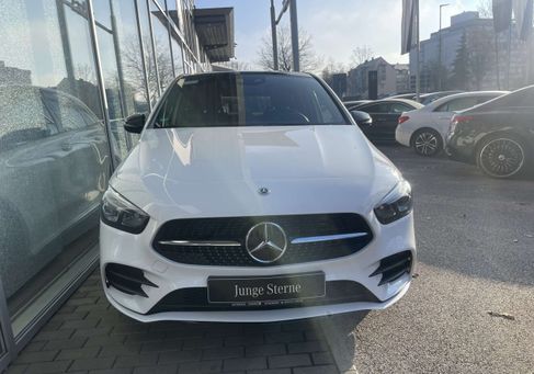 Mercedes-Benz B 200, 2022