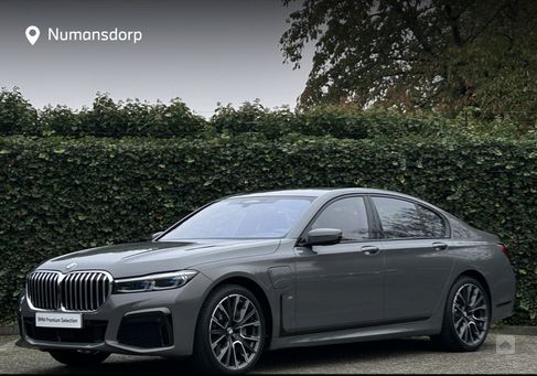 BMW 745, 2019