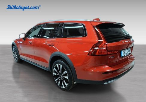 Volvo V60 Cross Country, 2024