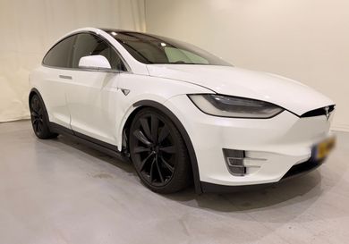 Tesla Model X, 2017