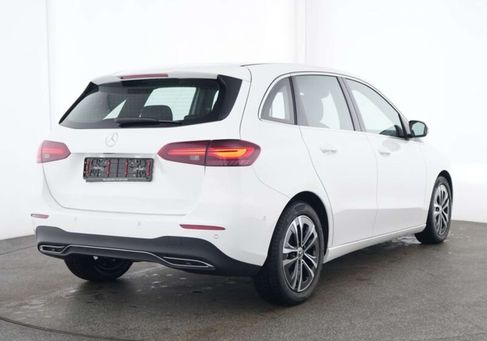 Mercedes-Benz B 200, 2025