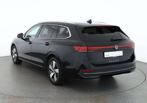 Volkswagen Passat Variant, 2024 3