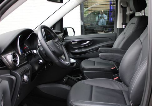 Mercedes-Benz V 300, 2023
