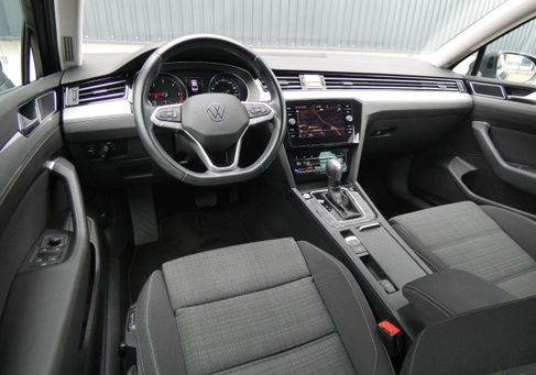Volkswagen Passat, 2021