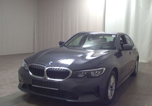 BMW 318, 2022
