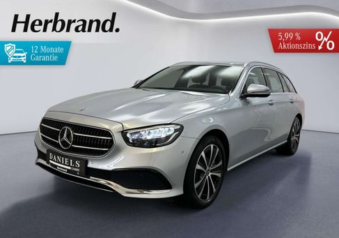 Mercedes-Benz E 300, 2022