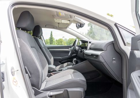 Volkswagen Golf, 2023 3