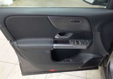 Mercedes-Benz GLB 200, 2022