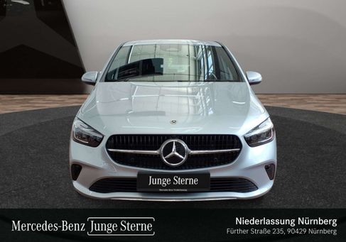 Mercedes-Benz B 180, 2026