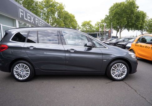 BMW 216, 2018