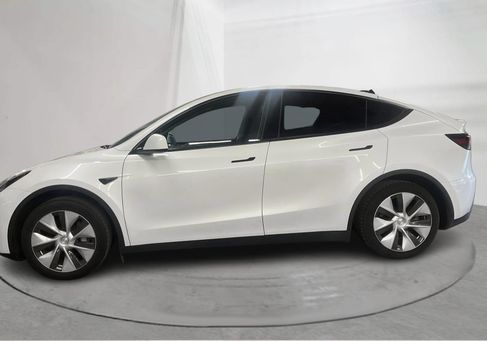 Tesla Model Y, 2023 2