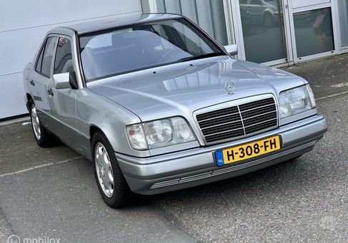 Mercedes-Benz E 200, 1993