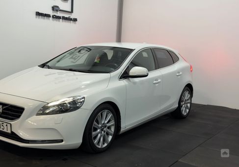 Volvo V40, 2014