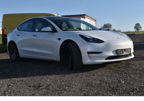 Tesla Model 3, 2022