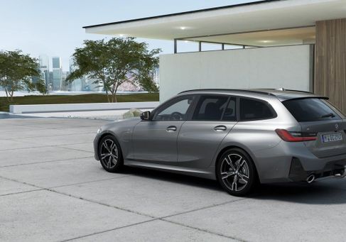 BMW 330, 2025