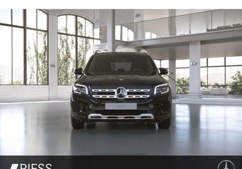 Mercedes-Benz GLB 200, 2022