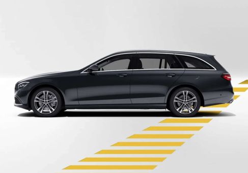 Mercedes-Benz E 220, 2023 3
