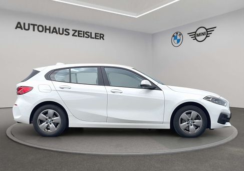 BMW 118, 2022