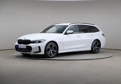 BMW 330, 2023