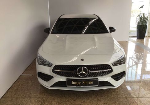 Mercedes-Benz CLA 200, 2022
