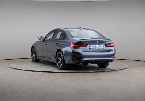 BMW 330, 2021