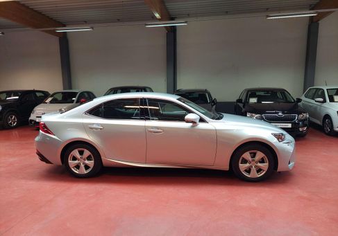 Lexus IS, 2018 2
