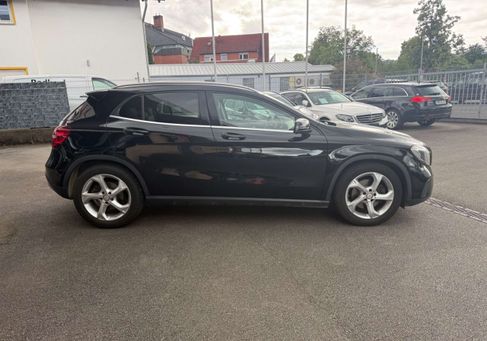 Mercedes-Benz GLA 220, 2018 3