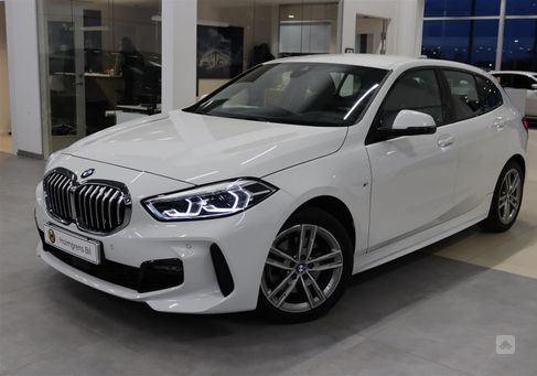 BMW 118, 2021